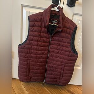 IZOD Men's Maroon/Navy Quilted Vest Like NEW